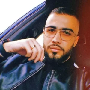 علی ازا - فرق داشت